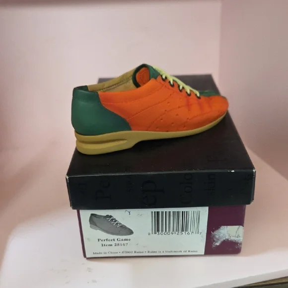 Just The Right Shoe Collection - Black, Gray, Brown Accents - Picture 7 of 9